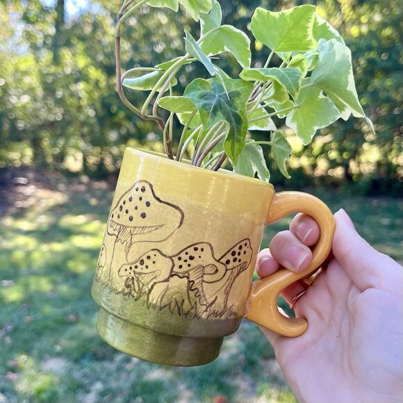 Vintage Retro 70s Hand Painted Pottery Mushroom Mug Cup Planter Pot As-Is - Picture 1 of 9